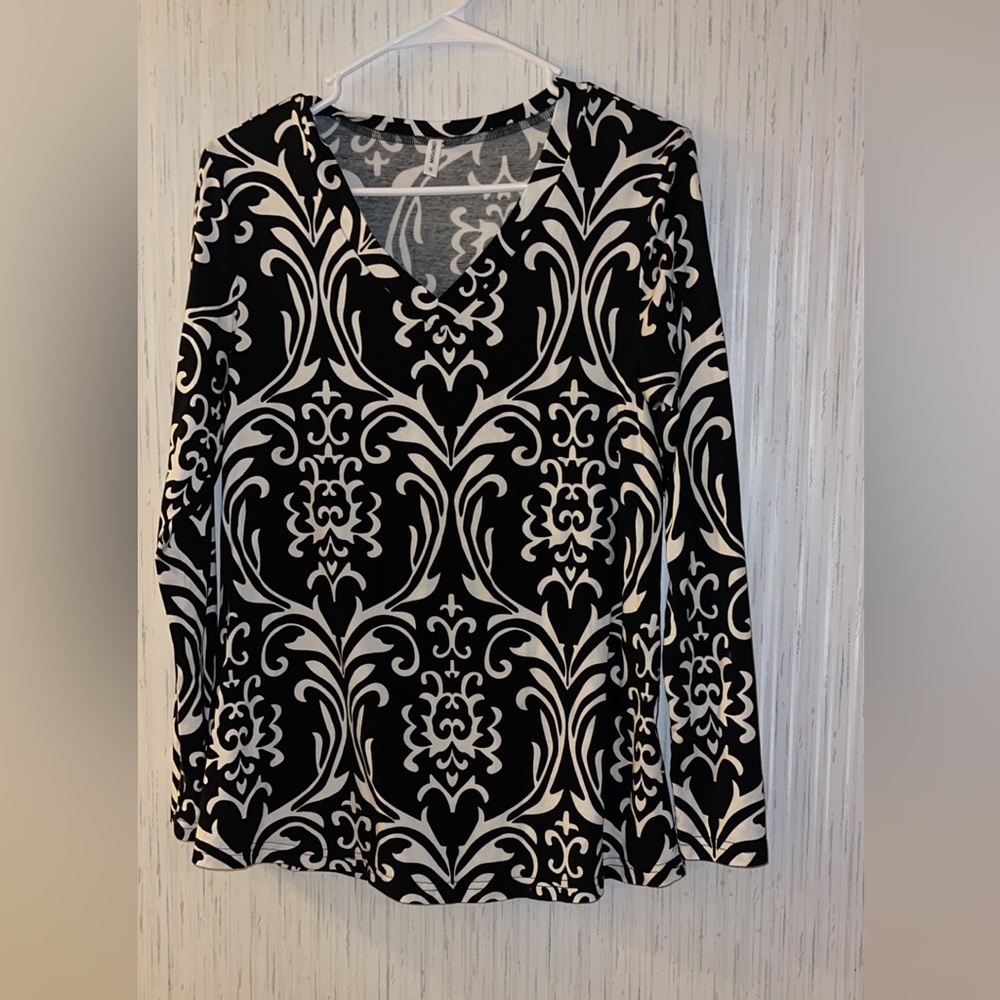 Black and White Size Small Blouse - Longyuan